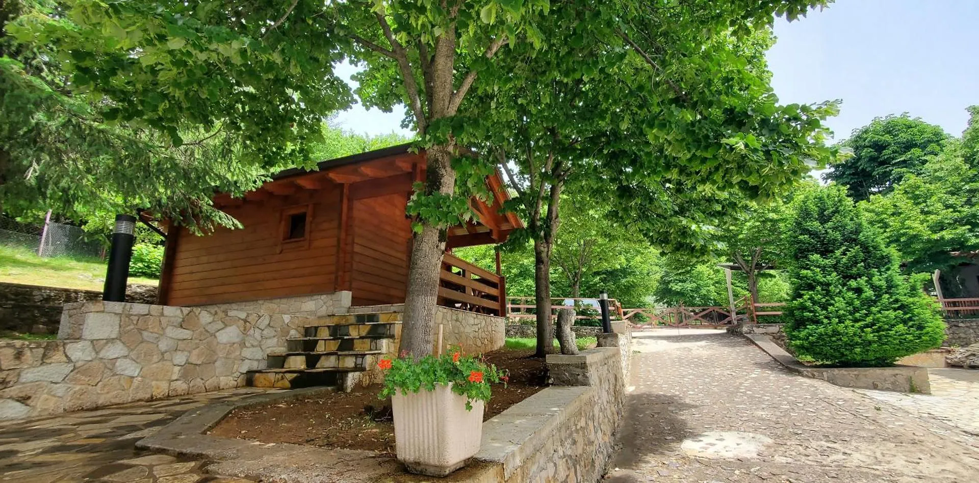 Hotel Panorama Dajti 3*,
